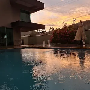 Lux House - Natureza - Piscina - Alto Padrão. Villa
